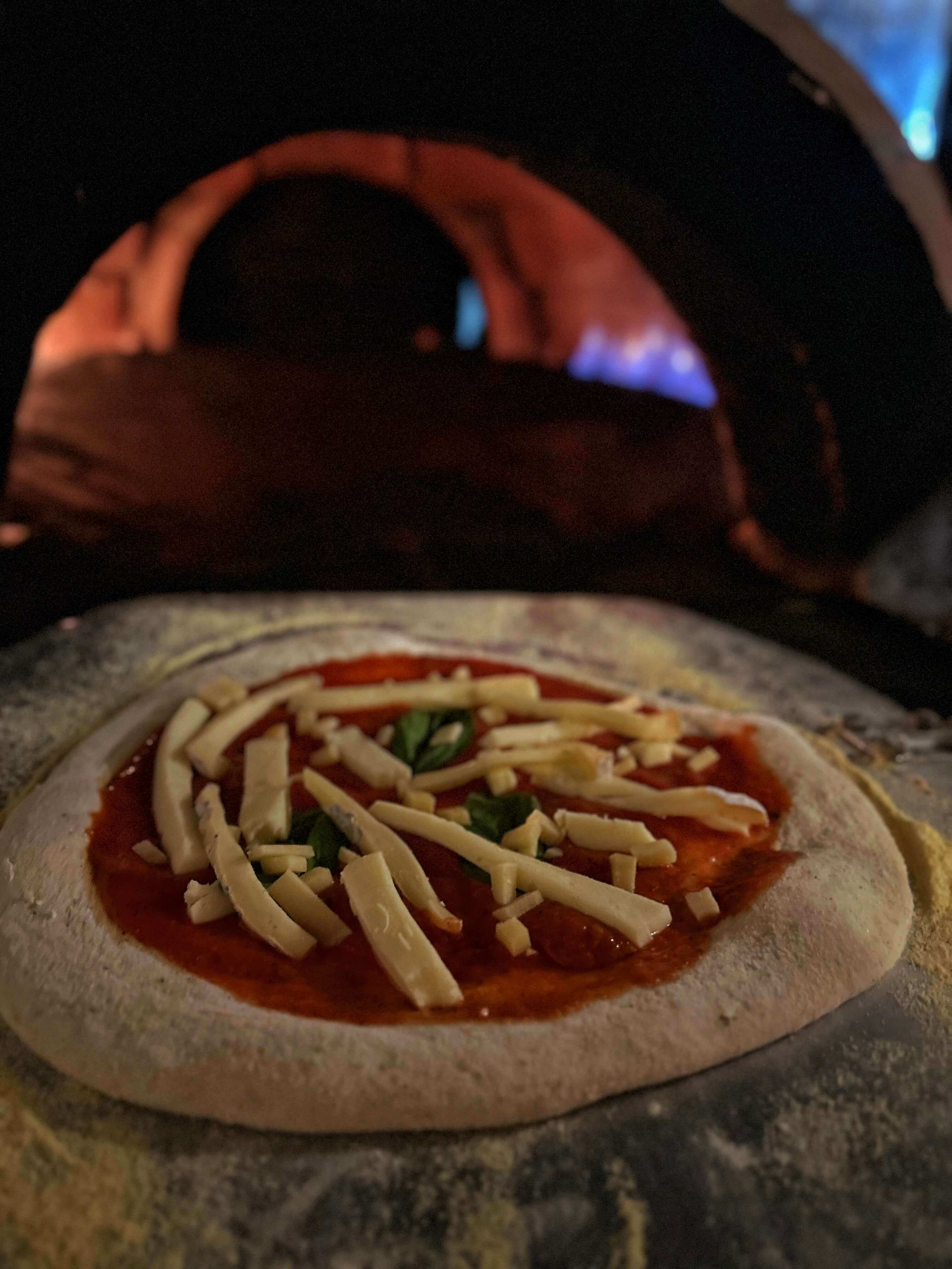 Pizzaiolo al trabajo